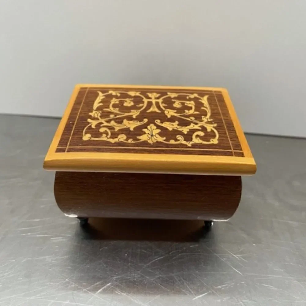 Wooden lacquered Trinket Jewelry Box Footed 4